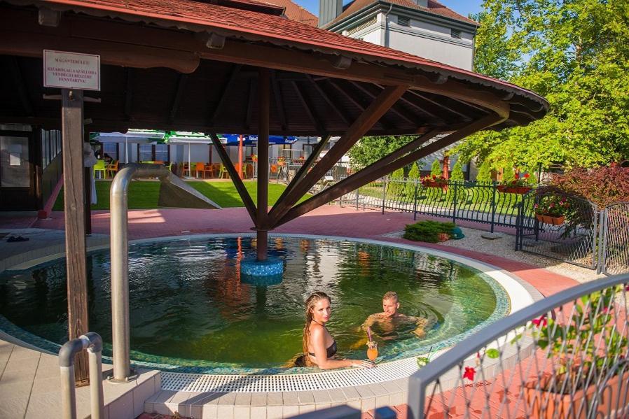 Kamilla Hotel 4*
